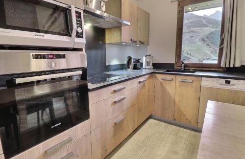 Meribel-Mottaret Apartamento | Charmant Duplex Rénové 4P, 3 Ch, Balcon, WiFi, Méribel - FR-1-182-249
