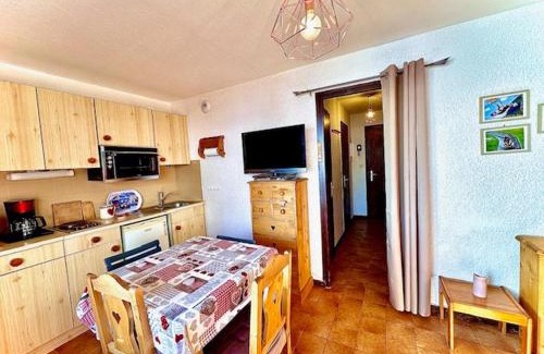 La Chapelle-d'Abondance Apartamento | Charmant studio au cœur du village avec balcon, idéal pour 2-3 pers, proche commodités ! - FR-1-692-96