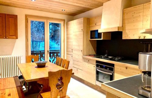 Notre-Dame-de-Bellecombe Apartamento | Charmant appartement 140m², 4 chambres, proche pistes et village, parking, wifi - FR-1-505-103