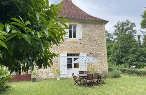 Saint-Medard-d'Excideuil Casa | Charmante Maison de Campagne au Bord de l'Eau avec Grand Jardin - Périgord Vert, Animaux Acceptés - FR-1-616-338
