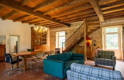 Saint-Medard-d'Excideuil Casa | Charmante Maison de Campagne au Bord de l'Eau avec Grand Jardin - Périgord Vert, Animaux Acceptés - FR-1-616-338