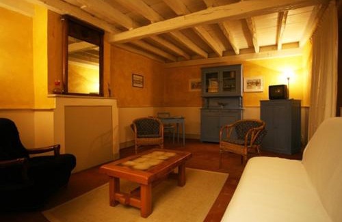 Le Veurdre Casa | Charmant gîte au château rénové, parc privé, 2 chambres, proche Nevers et circuit Magny Court - FR-1-489-163
