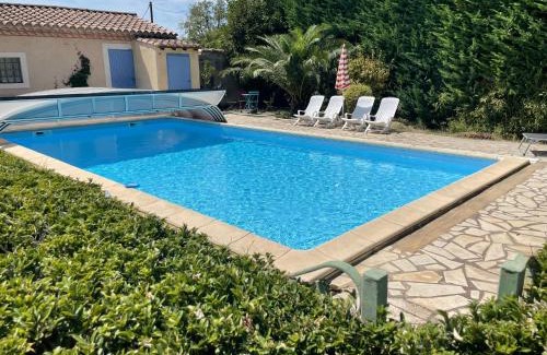 Tarascon Apartamento | CHARMANT LOGEMENT AVEC PISCINE EN PROVENCE au premier étage d une villa