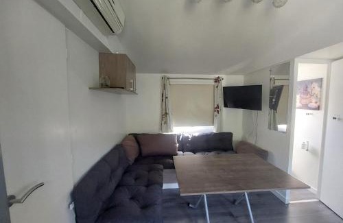 Gemenos Chalet De Esquí | Charmant Mobil home avec piscine privative