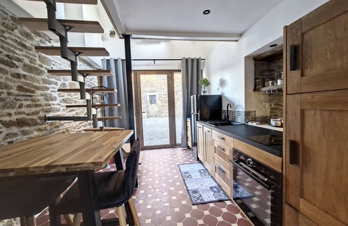 Comps-la-Grand-Ville Casa | Charmant Studio Duplex - Parking - Wifi