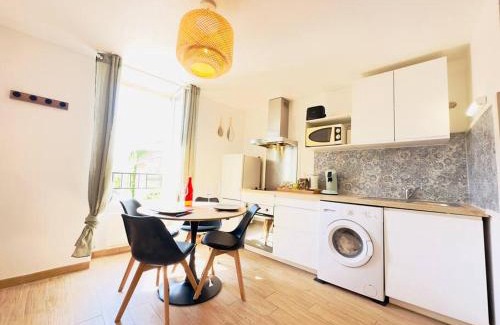 Remoulins Apartamento | Charmant studio à 200m du Gardon
