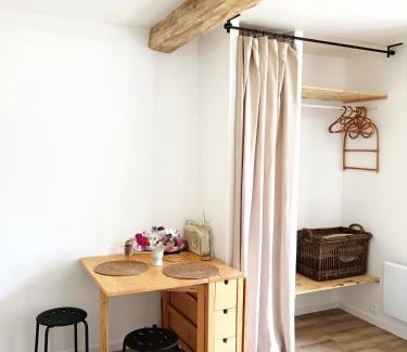 Lion-sur-Mer Casa | Charmant Studio au rez de chaussée de notre maison de village