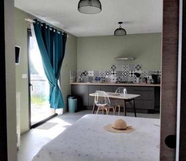 Ruoms Casa | Charmant Studio climatisé 200m Voie verte, 500m des commerces