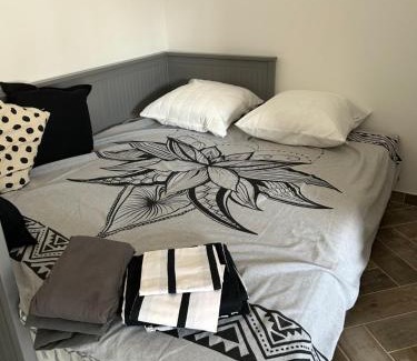 La Seyne-sur-Mer Apartamento | Charmant Studio dans villa - jardin privatif .