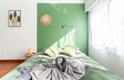 Saint-Cyr-l'Ecole Apartamento | Charmant studio avec terrasse, Gare à 200m et parking gratuit