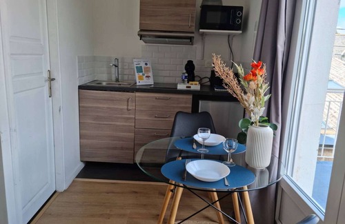 Chatellerault Apartamento | Charmant studio terrasse en centre-ville