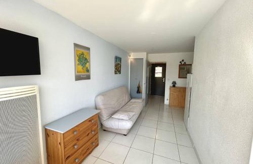 Argeles Plage Apartamento | Charmant T2 à Argelès-sur-Mer avec Terrasse et Parking - FR-1-388-242