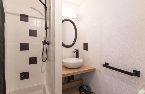 Eaux-Bonnes Apartamento | Charmant T2 avec balcon, coin nuit, kitchenette équipée et accès direct aux activités de montagne. - FR-1-400-120