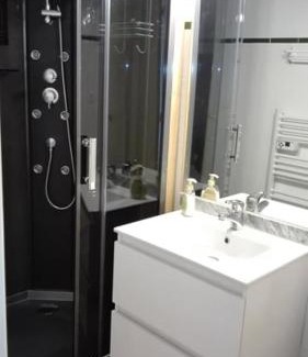 Les Angles Apartamento | Charmant T2 avec cabine fermée et terrasse