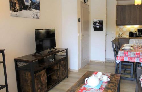 Les Claux Apartamento | Charmant T2 avec piscine, parking privé et accès direct aux pistes à Vars Les Claux - FR-1-330B-176