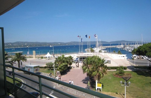 Cavaliere Apartamento | Charmant T2 cabine 40m², centre-ville, balcon, clim, ascenseur, à Cavalaire-sur-Mer - FR-1-100-224