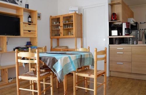 Les Angles Apartamento | Charmant T2 Cabine au Centre des Angles avec Parking, Wi-Fi et Casier à Skis - FR-1-593-33