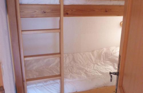 Meribel Apartamento | Charmant T2 cabine pour 4 près du centre et commerces à Méribel, parking inclus - FR-1-411-677