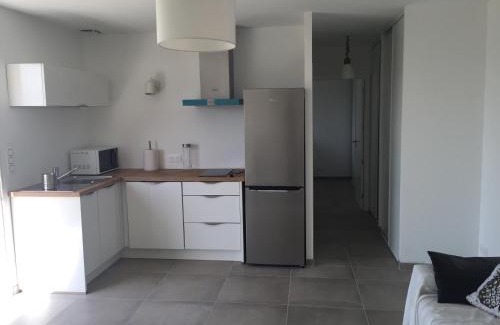 Afa Villa | Charmant T2 en rez de villa, neuf, tout équipé, indépendant avec jardin attenant