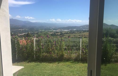 Afa Villa | Charmant T2 en rez de villa, neuf, tout équipé, indépendant avec jardin attenant