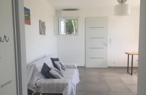 Afa Villa | Charmant T2 en rez de villa, neuf, tout équipé, indépendant avec jardin attenant