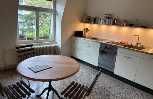 Oerlikon Casa | Charmante Altbauwohnung an zentraler Lage