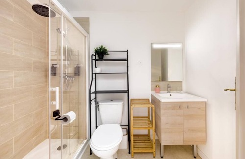Barentin Apartamento | Charmante Cocotte - Household FREE + Netflix / Prime / Disney +