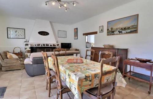 Arles Casa | Charmante maison en Camargue avec piscine partagée