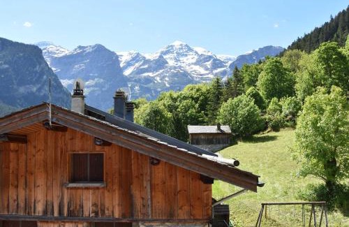 Pralognan-la-Vanoise Chalet De Esquí | Charmante grange rénovée, 4 pers, proche Pralognan, balcon, poêle à bois, randonnées et navette ski - FR-1-464-230