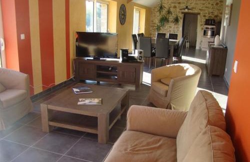 Nort-sur-Erdre Casa | Charmante Grange Rénovée avec Terrasse Privative, Proche de Nantes et du Canal - FR-1-306-905