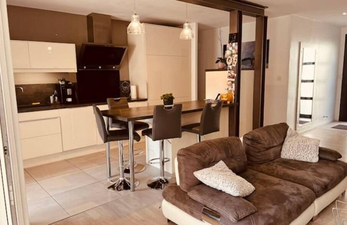Aix-en-Provence Villa | Charmante Maison, Piscine, Spacieuse, 5 mn Aix