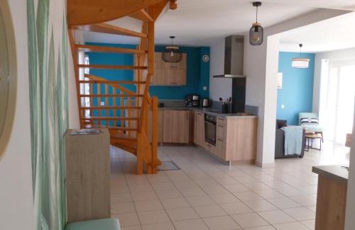 La Tranche-sur-Mer Casa | Charmante maison rénovée avec terrasse, proche mer, La Tranche-sur-Mer, 6 pers, Wifi, parking. - FR-1-194-224