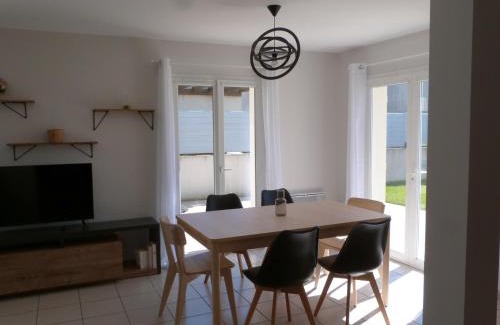 La Tranche-sur-Mer Casa | Charmante maison rénovée avec terrasse, proche mer, La Tranche-sur-Mer, 6 pers, Wifi, parking. - FR-1-194-224