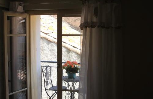 Saint-Thibery Casa | CHARMANTE MAISON - Meublé de Tourisme 2 étoiles "LOURECANTOU"