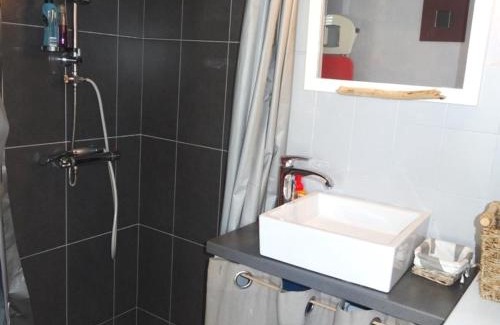 La Faute-sur-Mer Casa | Charmante maisonnette proche plage et centre-ville, équipée pour 4 pers., parking, WiFi, La Faute-sur-Mer - FR-1-476-105