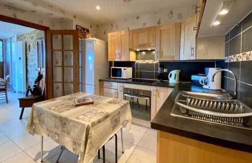 Val-des-Marais Casa | Charmante maisonnette à Blavozy, proche du Puy-en-Velay, avec terrasse privative, WiFi, et parking - FR-1-582-57