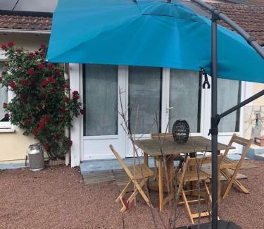 Surgeres Casa | Charmante maisonnette 2 personnes avec wifi