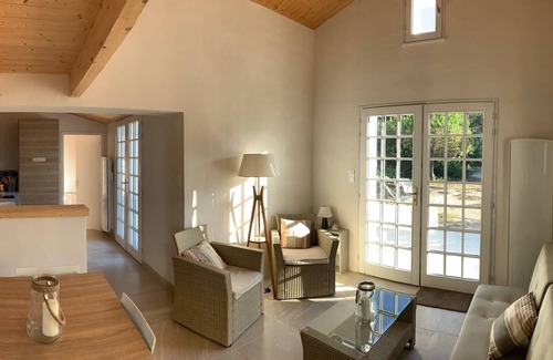 L'Epine Casa | Charmante Petite Maison au Calme D'une Belle Impasse à 5mn de la Plage
