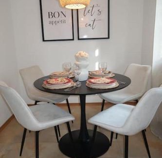 Augustinviertel Apartamento | Charmantes Apartment mit Garten & Garage