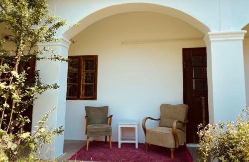 Csapod Casa | Charmantes Arkadenhaus mit großem Garten