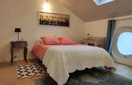Suresnes Apartamento | Charme appartement entier près Paris La Défense Nanterre