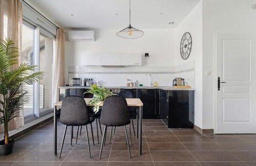 Saint Clair Apartamento | Charme de l'ancien, confort et terrasse, Caluire
