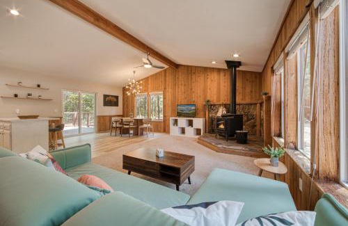 Truckee Casa | Charmed Cabin at Tahoe Donner by Tahoe Getaways - 2BR w HOA Access