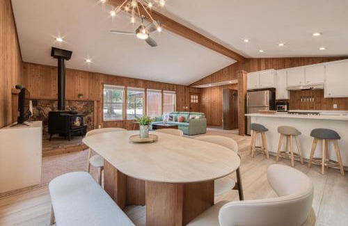 Truckee Casa | Charmed Cabin at Tahoe Donner by Tahoe Getaways - 2BR w HOA Access