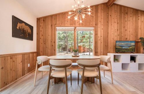 Truckee Casa | Charmed Cabin at Tahoe Donner by Tahoe Getaways - 2BR w HOA Access