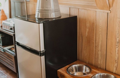 Boone Chalet De Esquí | Charmed @CherryHideaway - 1970s Vintage Modern - Mountain A-Frame - Dog Friendly