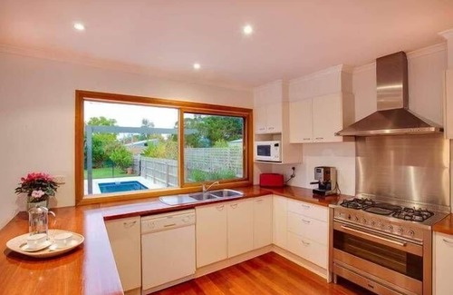 Tootgarook Casa | Charmes paradise by the shore, Tootgarook - 1 NIGHT FREE!* - Luxury 4 bedroom zoned house with heated pool
