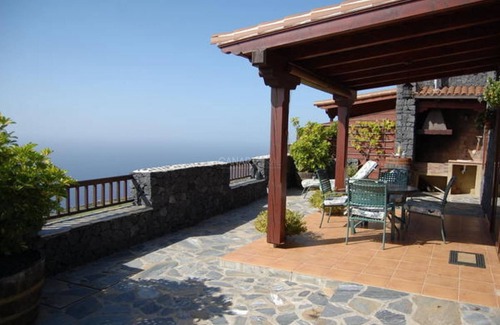 Los Quemados Cabaña | Casa Cabrera: Encanto Rural con Vistas al Mar y Terraza en La Palma