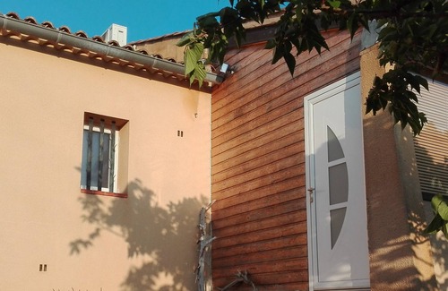 Saint-Quentin-la-Poterie Villa | Encantadora casa amigable con piscina