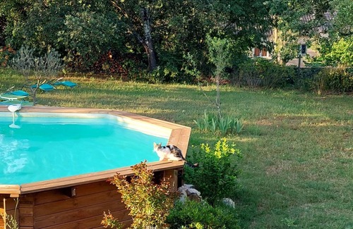 Saint-Quentin-la-Poterie Villa | Encantadora casa amigable con piscina